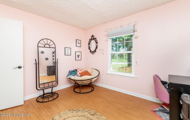 4114 Narcissus Dr, Louisville, KY 40219