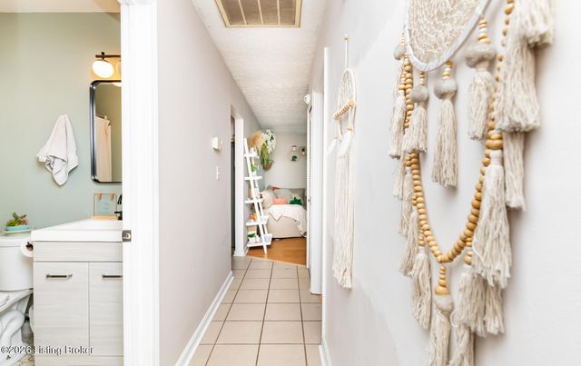 4114 Narcissus Dr, Louisville, KY 40219