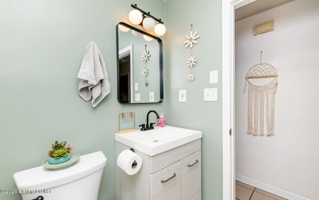 4114 Narcissus Dr, Louisville, KY 40219