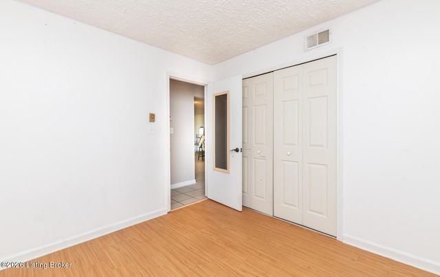 4114 Narcissus Dr, Louisville, KY 40219