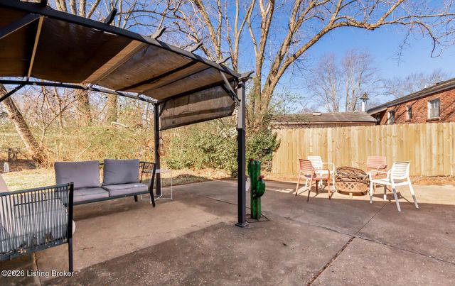 4114 Narcissus Dr, Louisville, KY 40219