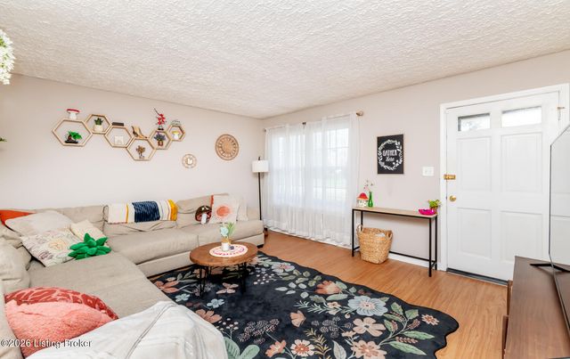 4114 Narcissus Dr, Louisville, KY 40219