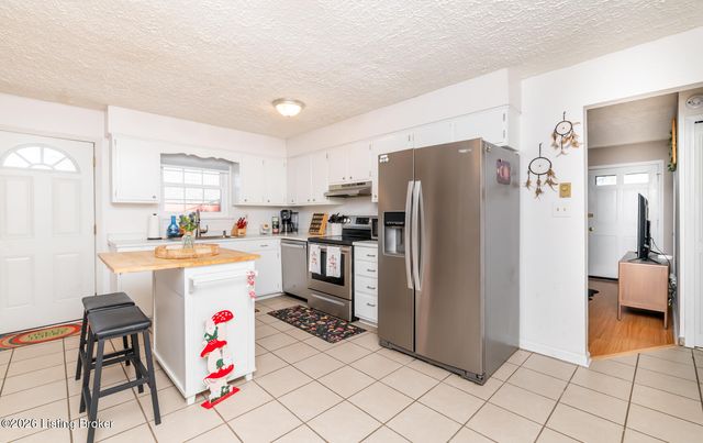 4114 Narcissus Dr, Louisville, KY 40219