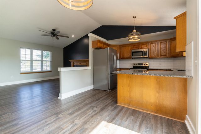 601 N Timberleaf Dr, Derby, KS 67037