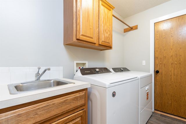 601 N Timberleaf Dr, Derby, KS 67037