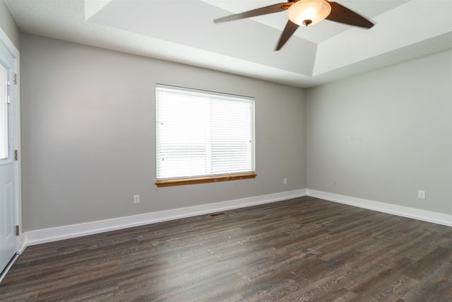 601 N Timberleaf Dr, Derby, KS 67037