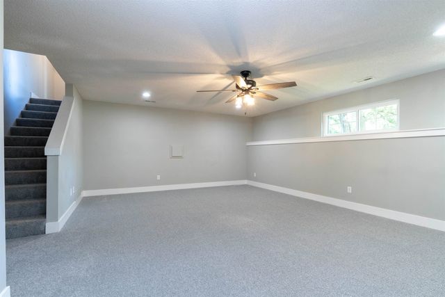 601 N Timberleaf Dr, Derby, KS 67037