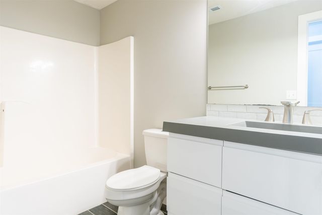 601 N Timberleaf Dr, Derby, KS 67037