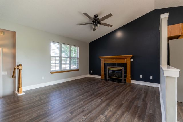 601 N Timberleaf Dr, Derby, KS 67037