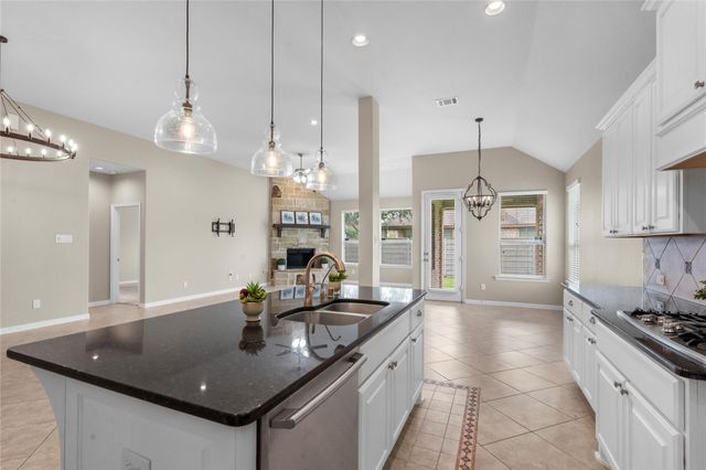 4423 Willow Crest Lane, Manvel, TX 77578