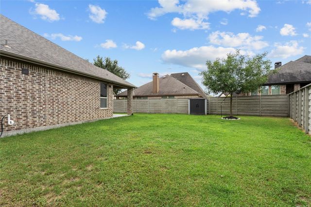 4423 Willow Crest Lane, Manvel, TX 77578