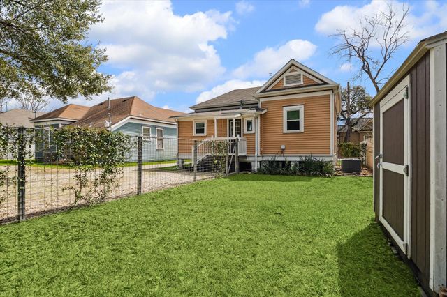 411 Marie Street, Houston, TX 77009