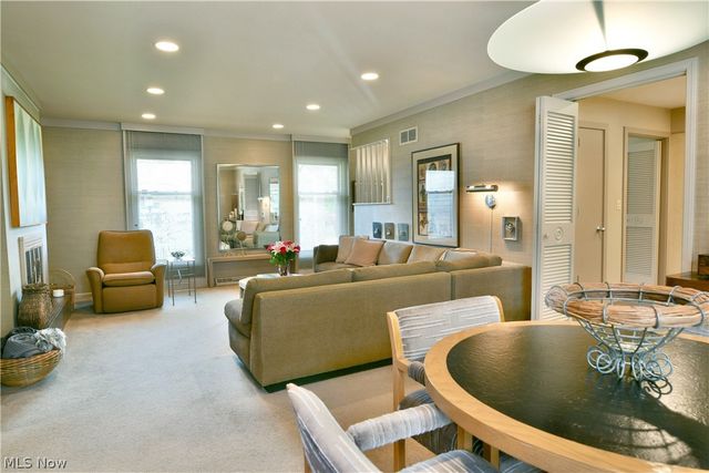 5797 Sampson Drive, Girard, OH 44420