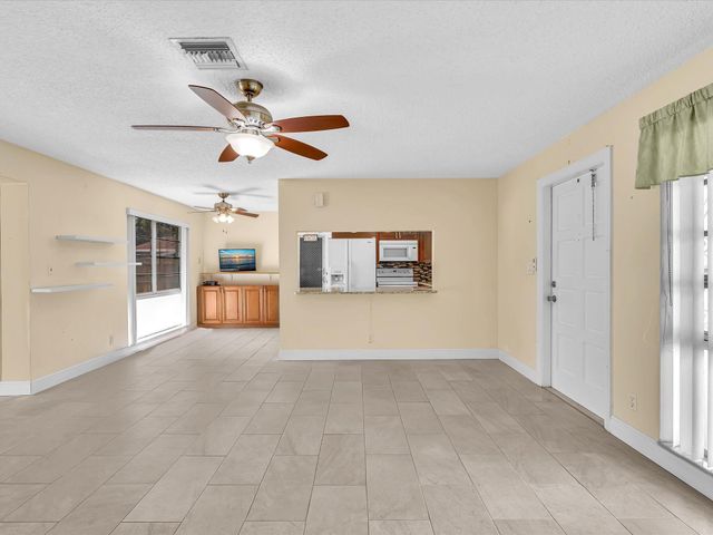 4041 NE 18th Terrace, Pompano Beach, FL 33064