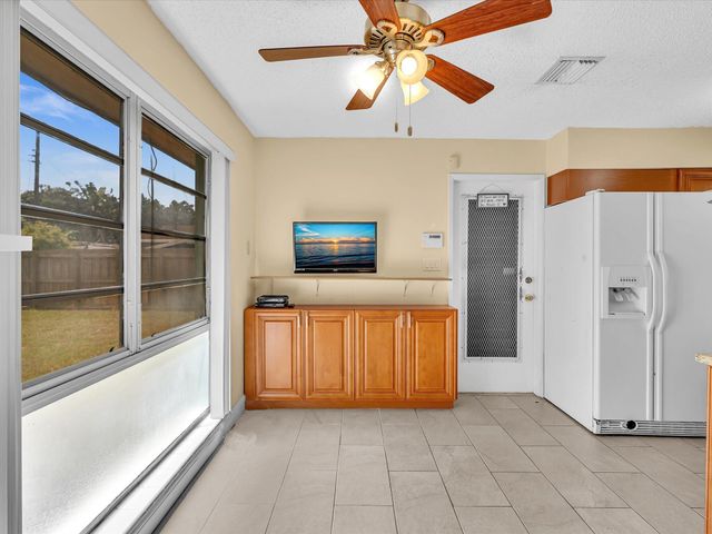4041 NE 18th Terrace, Pompano Beach, FL 33064