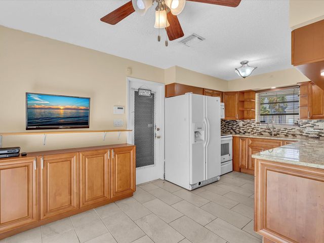 4041 NE 18th Terrace, Pompano Beach, FL 33064