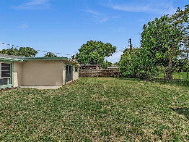 4041 NE 18th Terrace, Pompano Beach, FL 33064