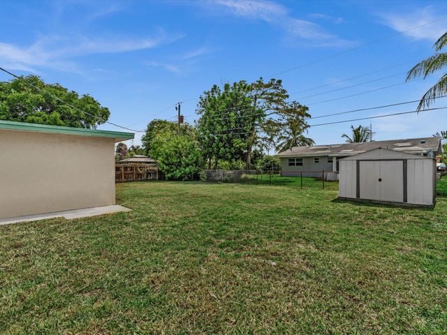 4041 NE 18th Terrace, Pompano Beach, FL 33064