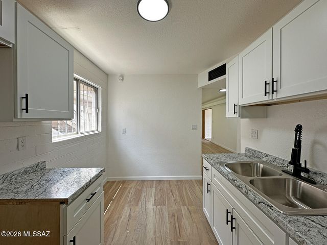 1776 S Palo Verde Ave Apt C112, Tucson, AZ 85713