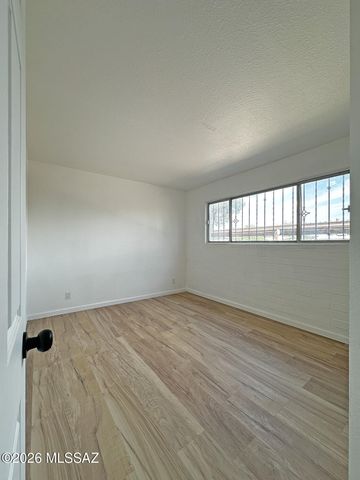 1776 S Palo Verde Ave Apt C112, Tucson, AZ 85713