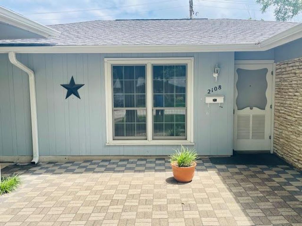 2108 Lanier DR, Austin, TX 78757