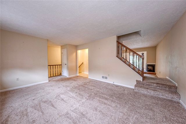 1342 Quail Run Cir, Bethel Park, PA 15102