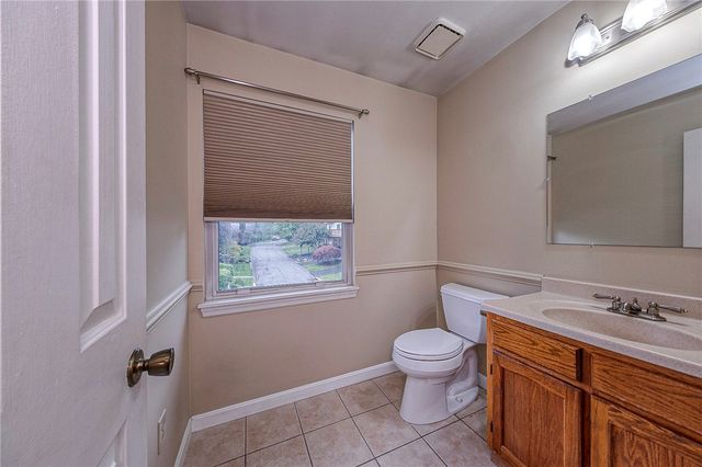 1342 Quail Run Cir, Bethel Park, PA 15102