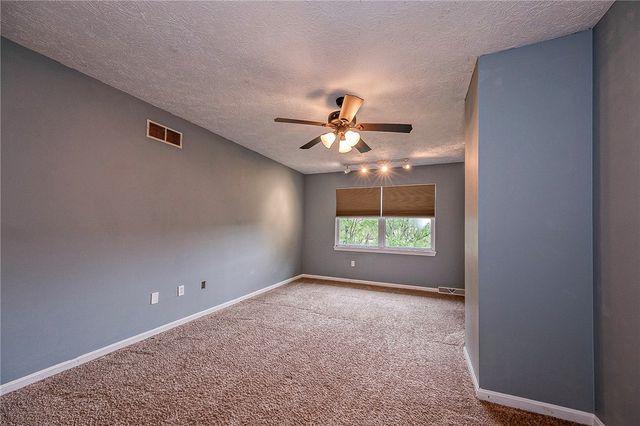1342 Quail Run Cir, Bethel Park, PA 15102