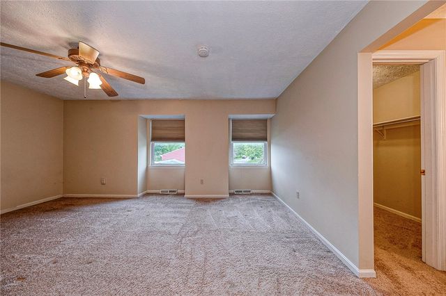 1342 Quail Run Cir, Bethel Park, PA 15102