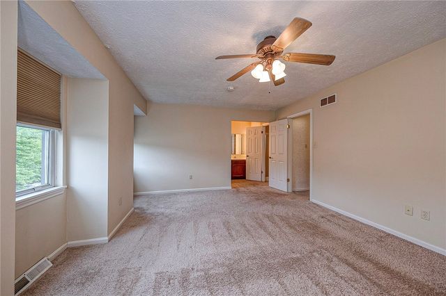 1342 Quail Run Cir, Bethel Park, PA 15102