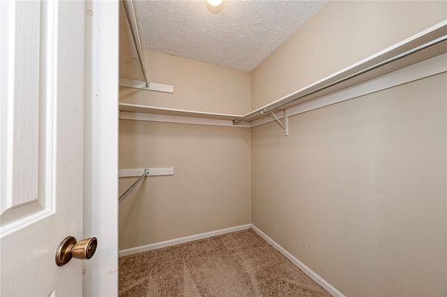 1342 Quail Run Cir, Bethel Park, PA 15102
