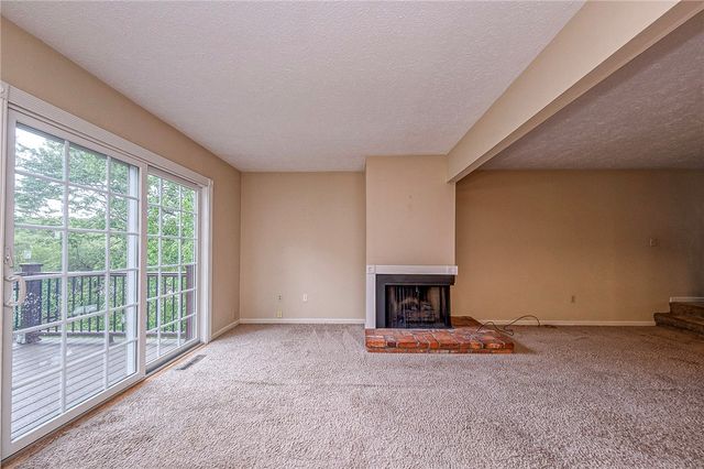 1342 Quail Run Cir, Bethel Park, PA 15102