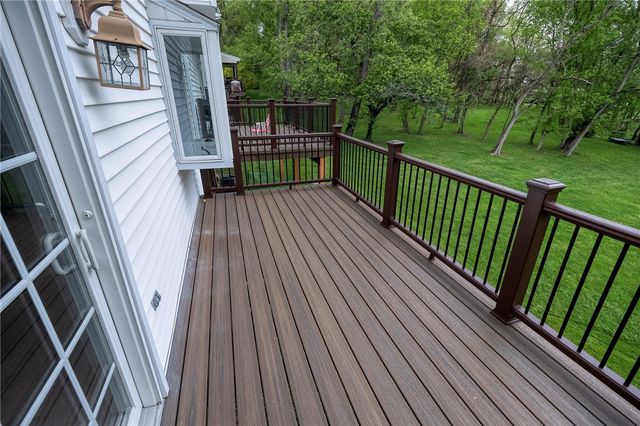 1342 Quail Run Cir, Bethel Park, PA 15102