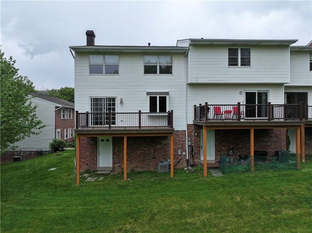 1342 Quail Run Cir, Bethel Park, PA 15102