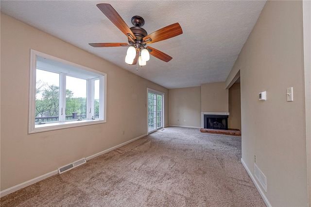 1342 Quail Run Cir, Bethel Park, PA 15102