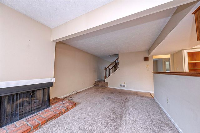 1342 Quail Run Cir, Bethel Park, PA 15102