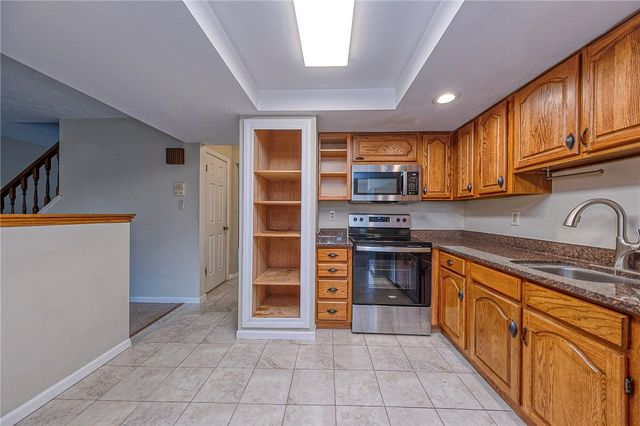 1342 Quail Run Cir, Bethel Park, PA 15102
