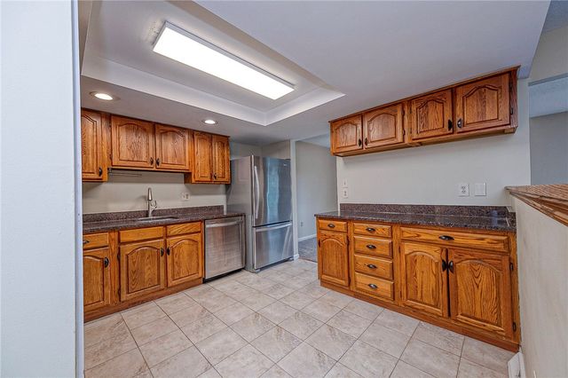 1342 Quail Run Cir, Bethel Park, PA 15102