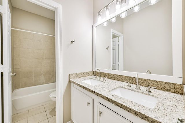 4214 Brinkley B, Houston, TX 77051