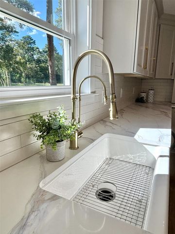 211 Garden West, Conroe, TX 77304