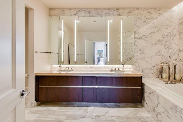 363 E Wacker Drive 2108, Chicago, IL 60601