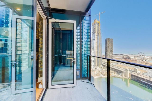 363 E Wacker Drive 2108, Chicago, IL 60601