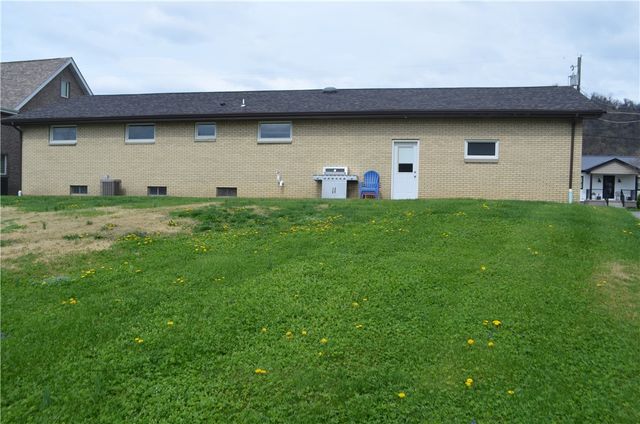458 Bow St, Stockdale, PA 15483