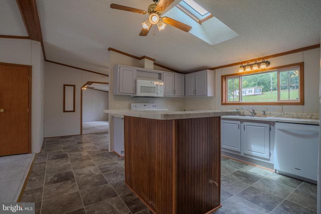 706 LOOP RD, Gerrardstown, WV 25420