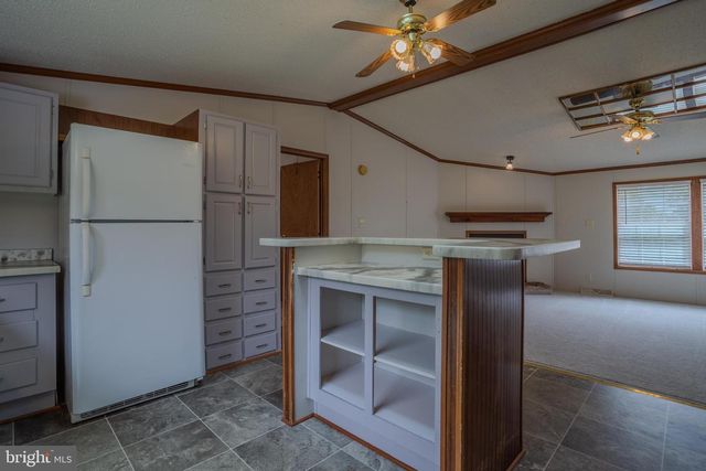 706 LOOP RD, Gerrardstown, WV 25420