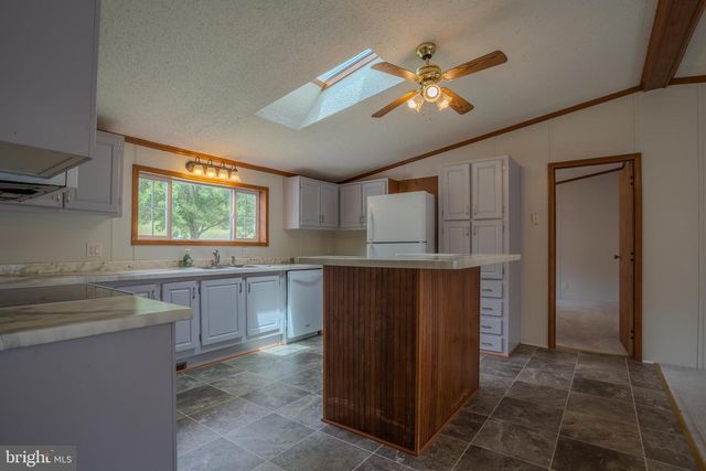 706 LOOP RD, Gerrardstown, WV 25420