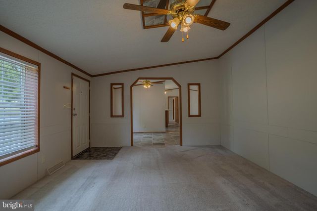 706 LOOP RD, Gerrardstown, WV 25420