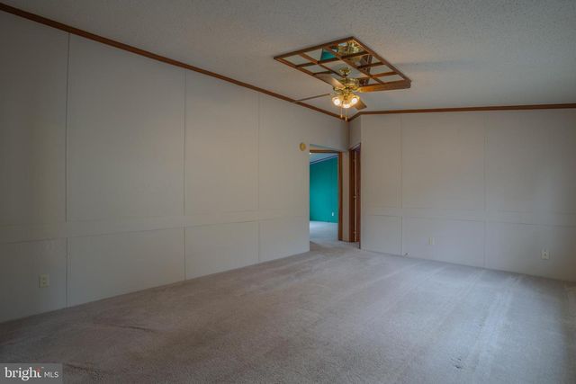 706 LOOP RD, Gerrardstown, WV 25420