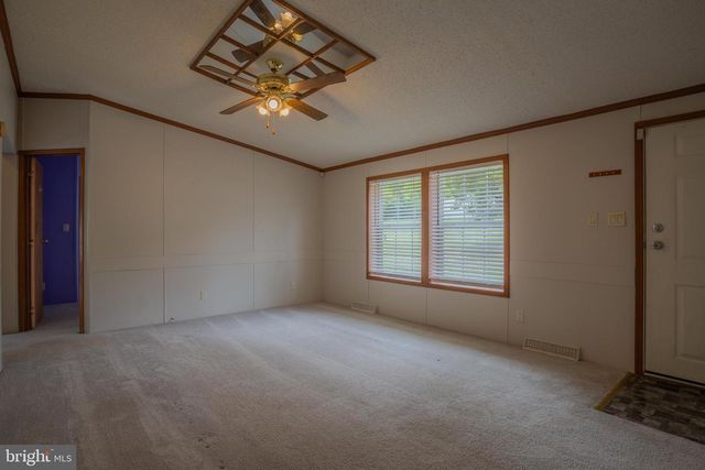 706 LOOP RD, Gerrardstown, WV 25420