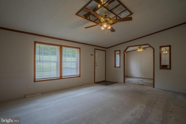 706 LOOP RD, Gerrardstown, WV 25420